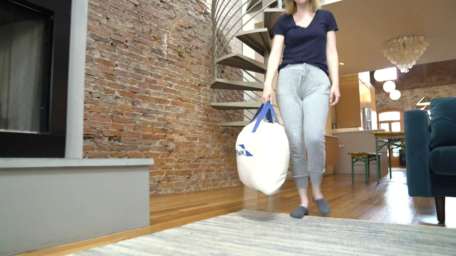 The whole guest room arrives in one shoulder bag.